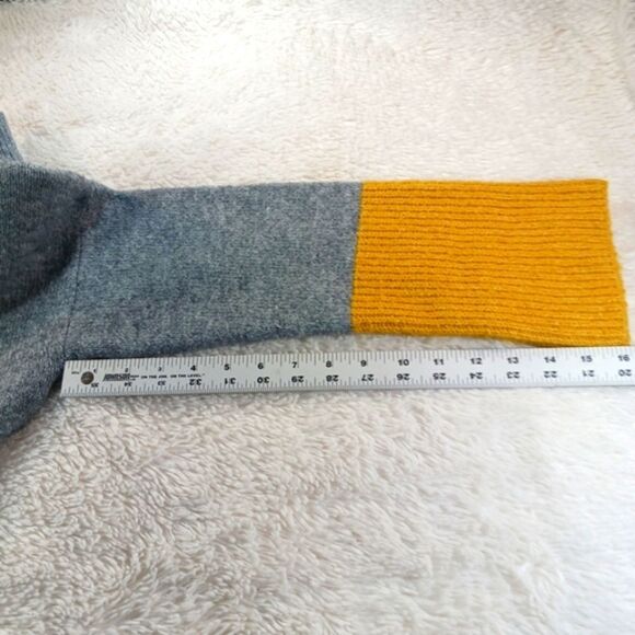 Forever 21 Color Block Long Sleeve Moc Neck Boxy Knit Sweater Women's Medium - Picture 6 of 7